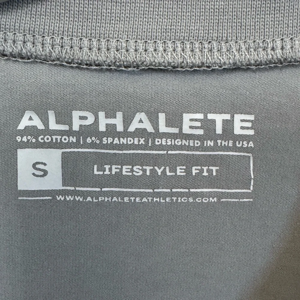Alphalete High End Gray Camo Women’s S Soft Workout Crop Top MINTY - Picture 3 of 4